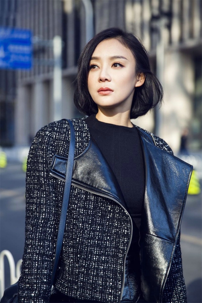 美图分享:短发御姐袁姗姗,时尚街拍大片