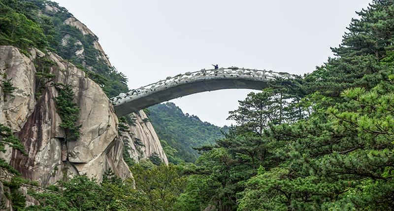 你知道湖北有座離天最近的一座橋嗎?它就是羅田天堂寨景區的鵲橋