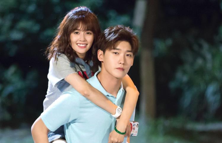 小伙开车去打工想在工厂找个女朋友出发点错了结果自然不理想