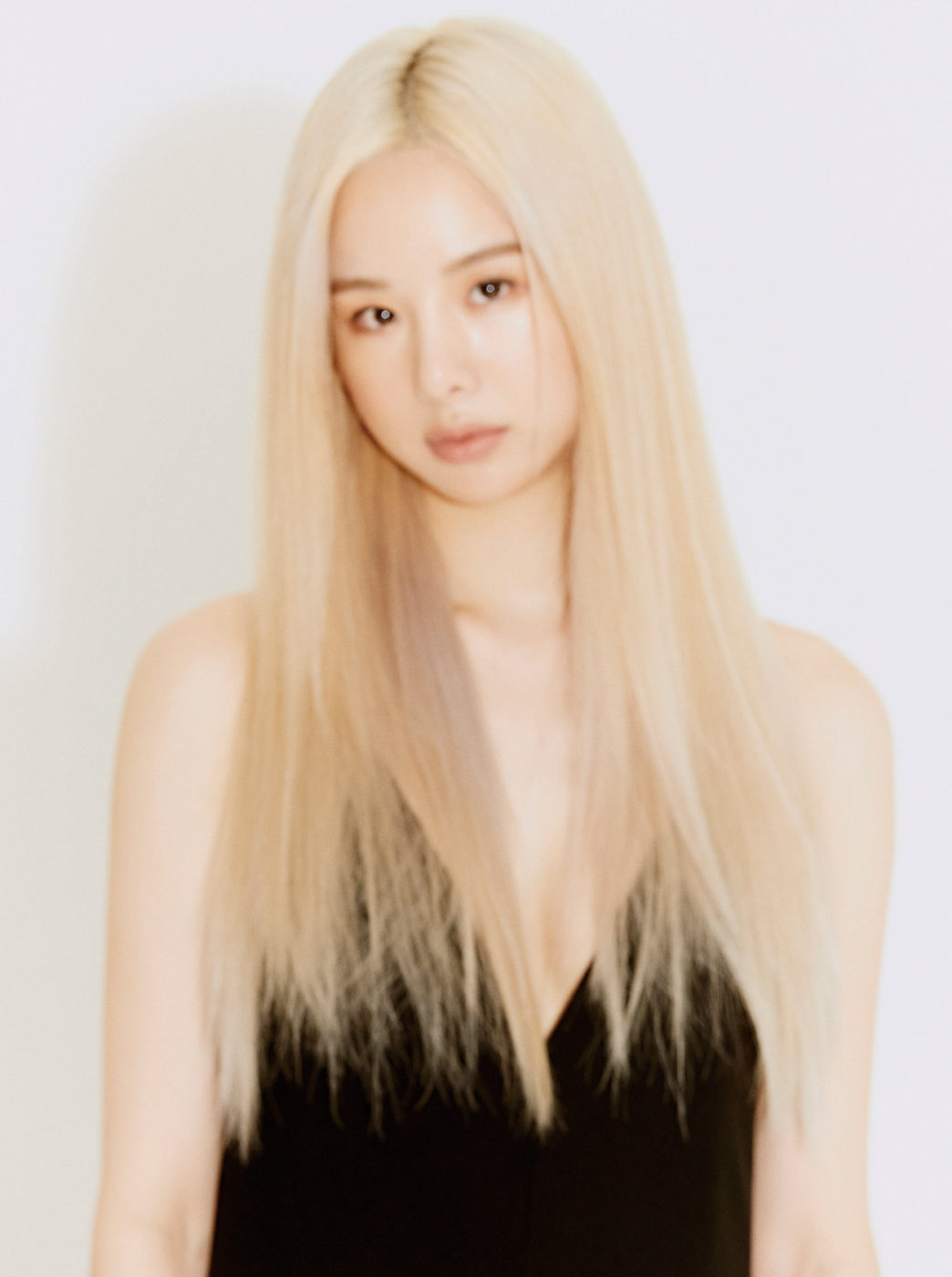 韩国女团exid成员许率智最新杂志写真曝光