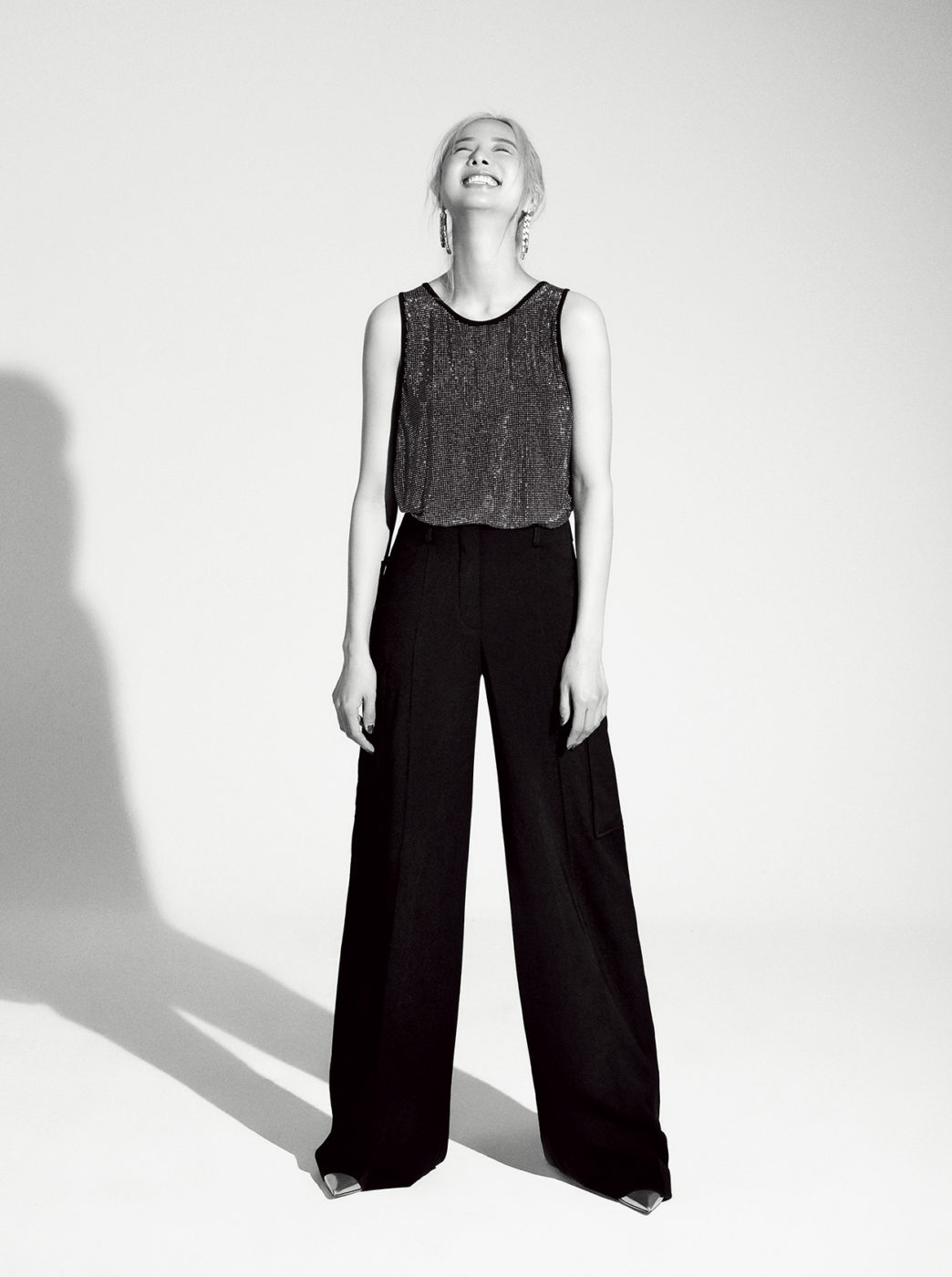 韩国女团exid成员许率智最新杂志写真曝光