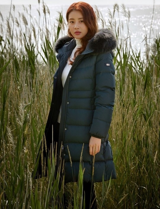 姜素拉公开冬季写真 女神般的美貌