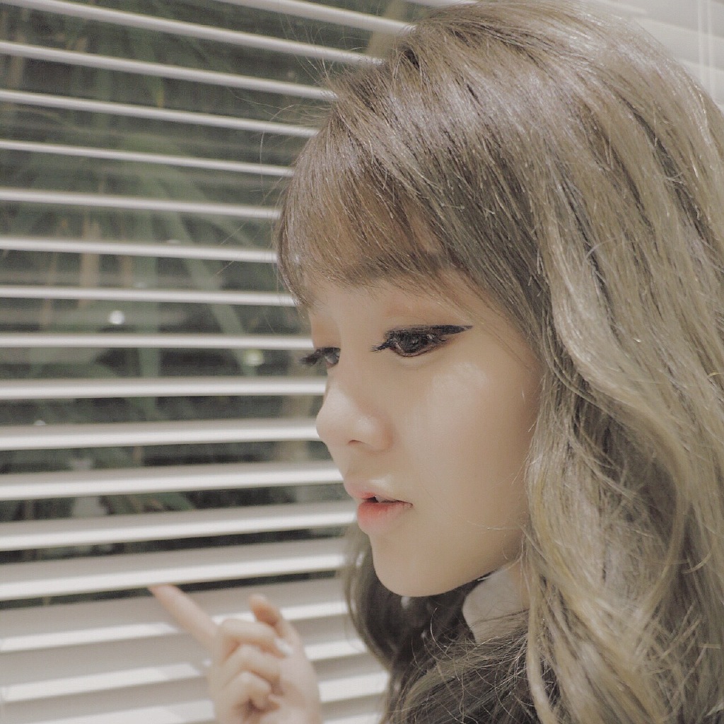 摄影分享:可爱型网红脸萝莉美女