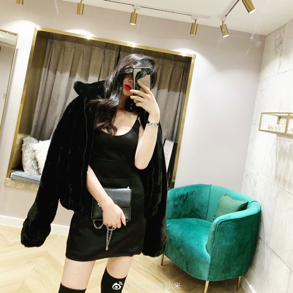 网红美女张小米迷人写真美照欣赏