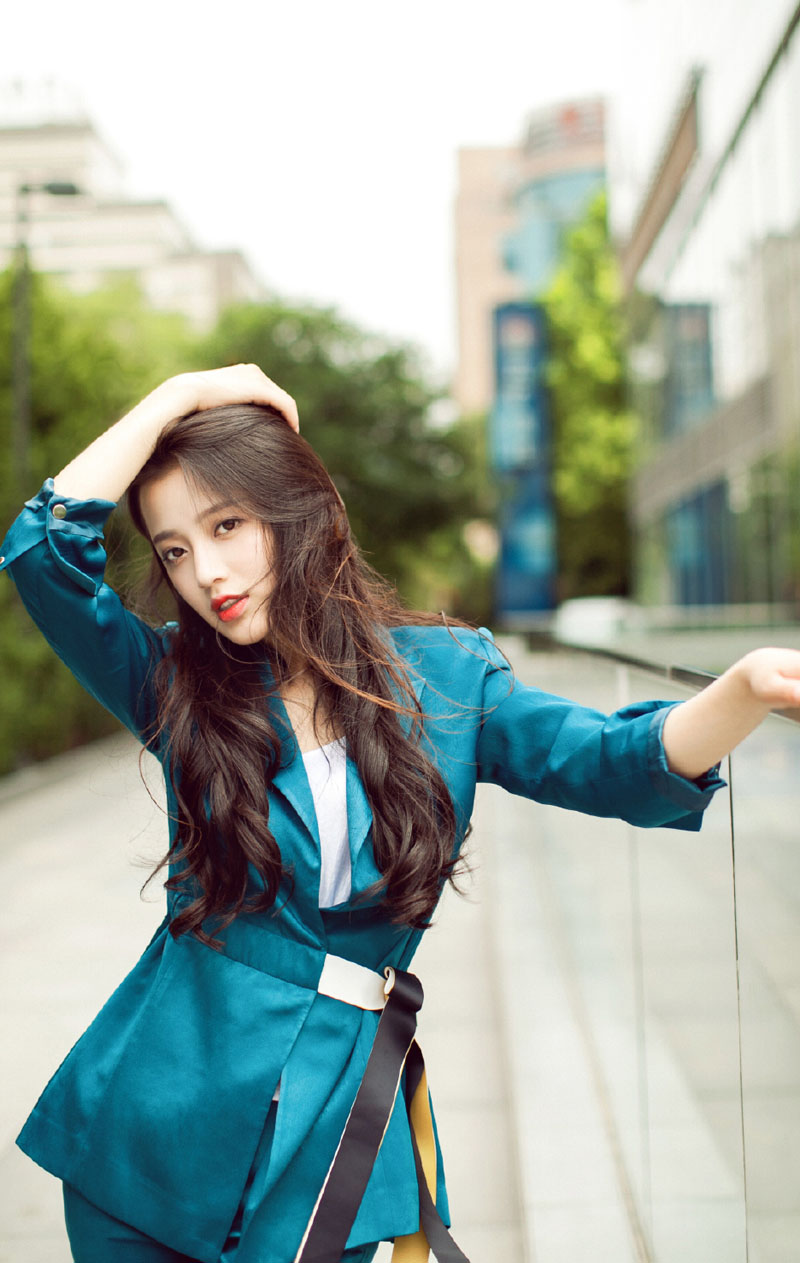 郭碧婷向左同游,印度秀恩爱,90后人均负债多少