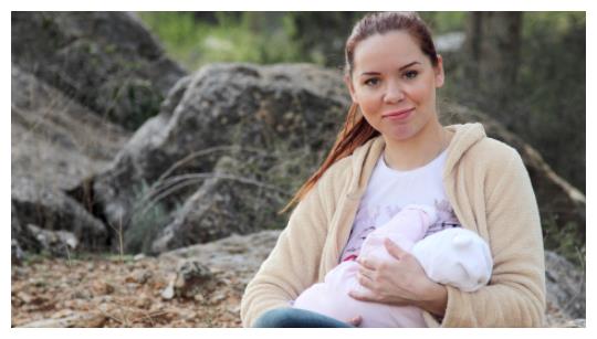 新生儿吃母乳边吃边哭闹,不是没有母乳,妈妈或许是这点做错了