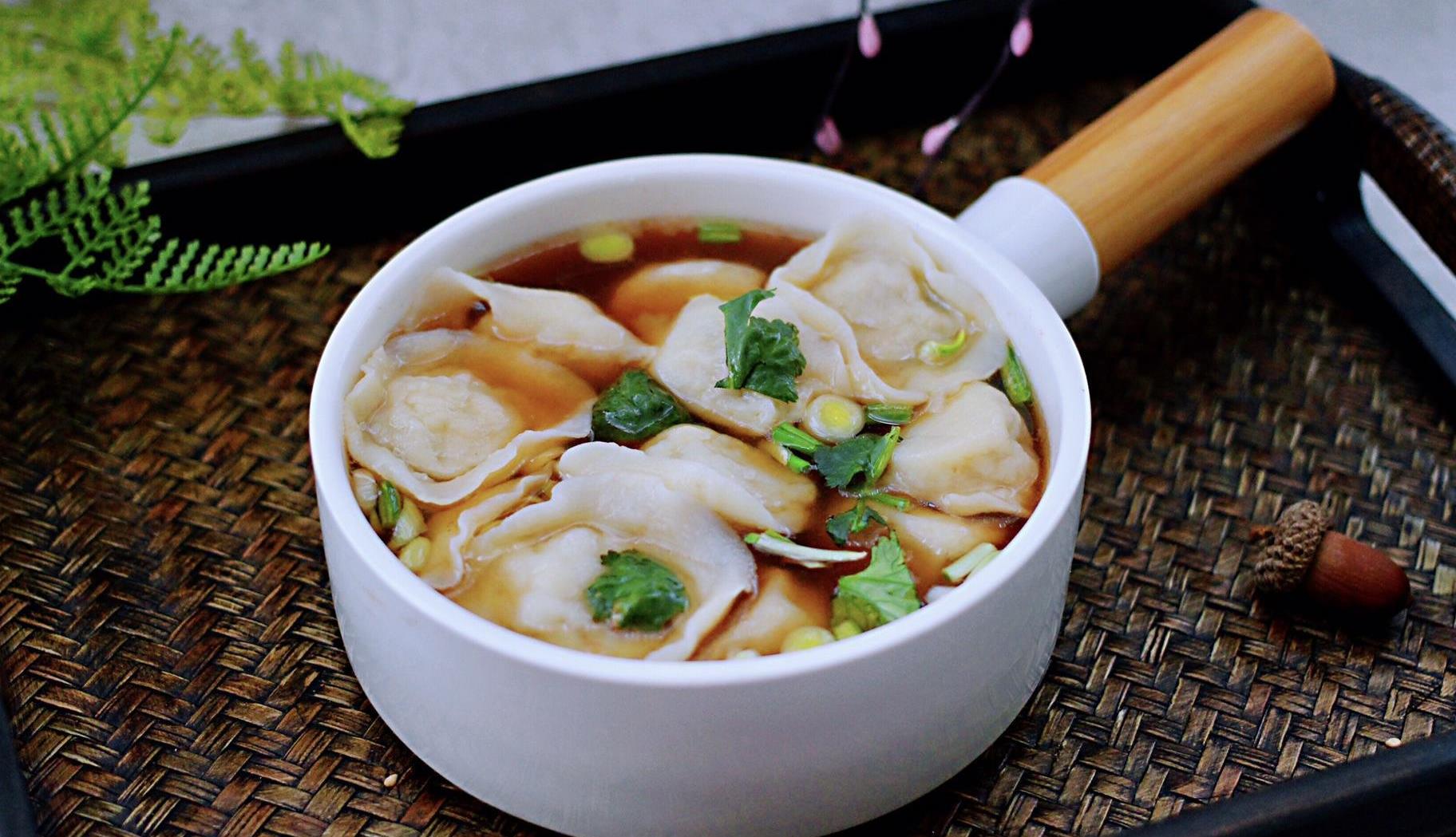 爱吃混沌可以在家做,皮薄馅多,想吃啥馅就做啥,一下能吃两大碗