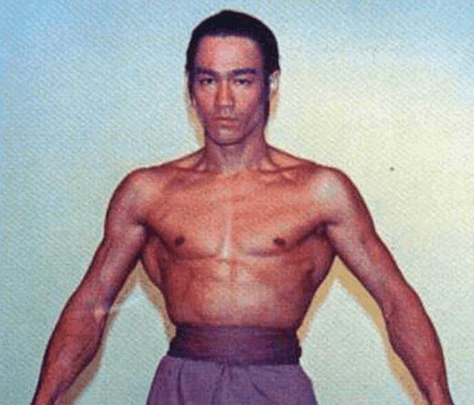 甄子丹的肌肉,李小龙的肌肉,李连杰的肌肉,都输给洪金宝的肌肉