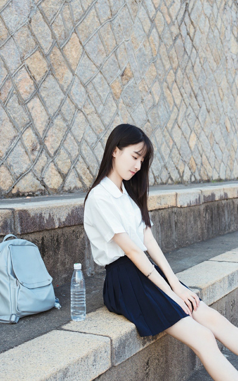 美图分享:长发学妹的校园时光