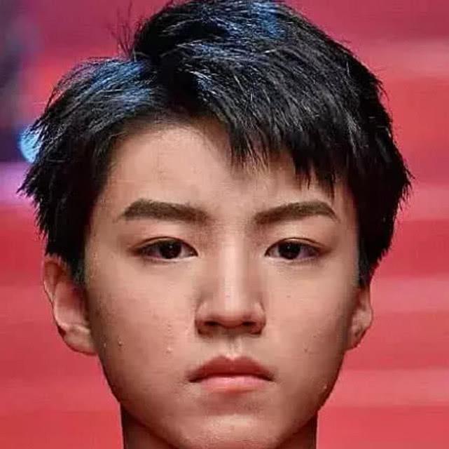 王源真实皮肤很吓人?当看到王俊凯未修图照片,才知什么是恐怖!