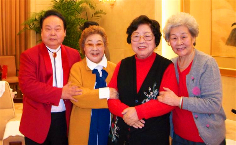 90岁的郭兰英先生又一次登台演唱《我的祖国》,开口一刹那我泪