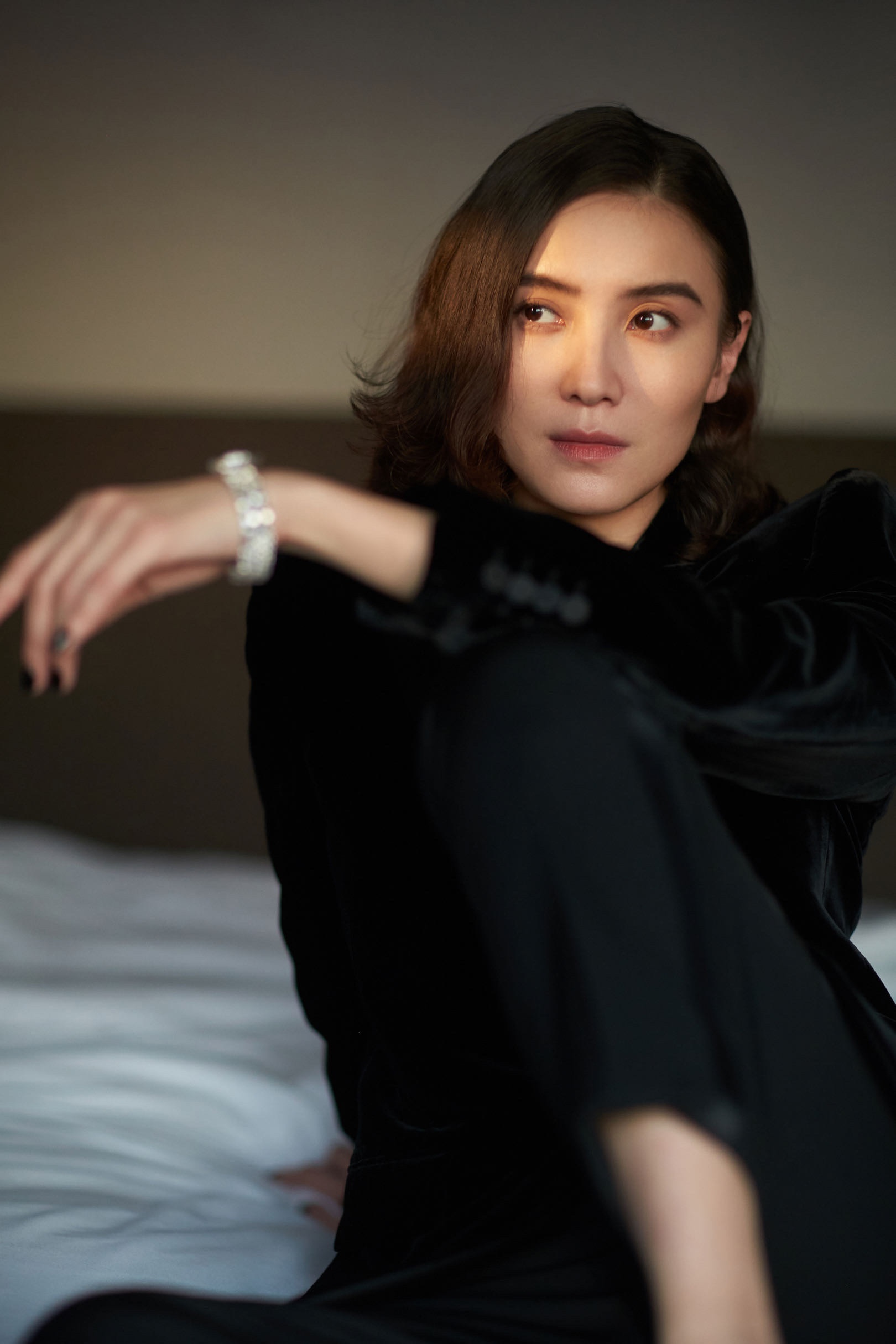 宋佳亮相MAHB时尚先生盛典 荣获“年度电影演员” 奖项|宋佳|时尚先生|萧红_新浪新闻
