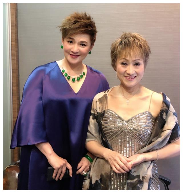 而当年被她骂下台的女孩吴柳林也再没有出现在选秀舞台,或许她当时真