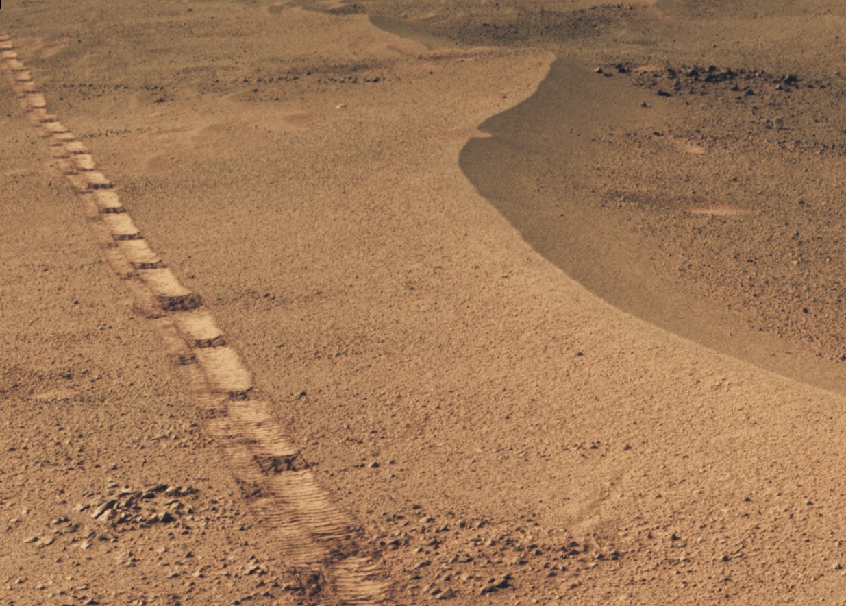 NASA在火星上还有一辆探测车,它为何不去营救