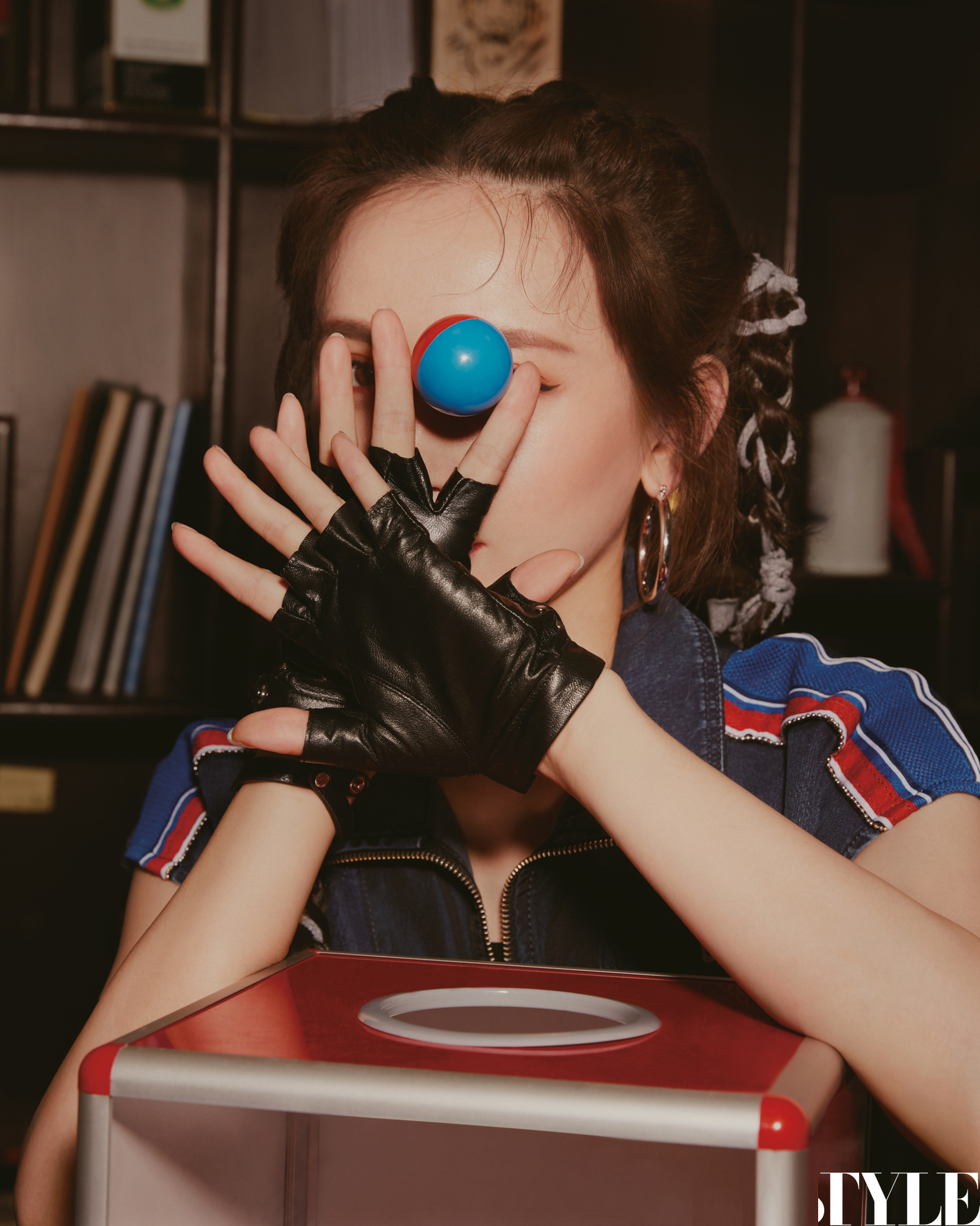 施诗"酷女孩"大片曝光 不被定义自有时尚态度