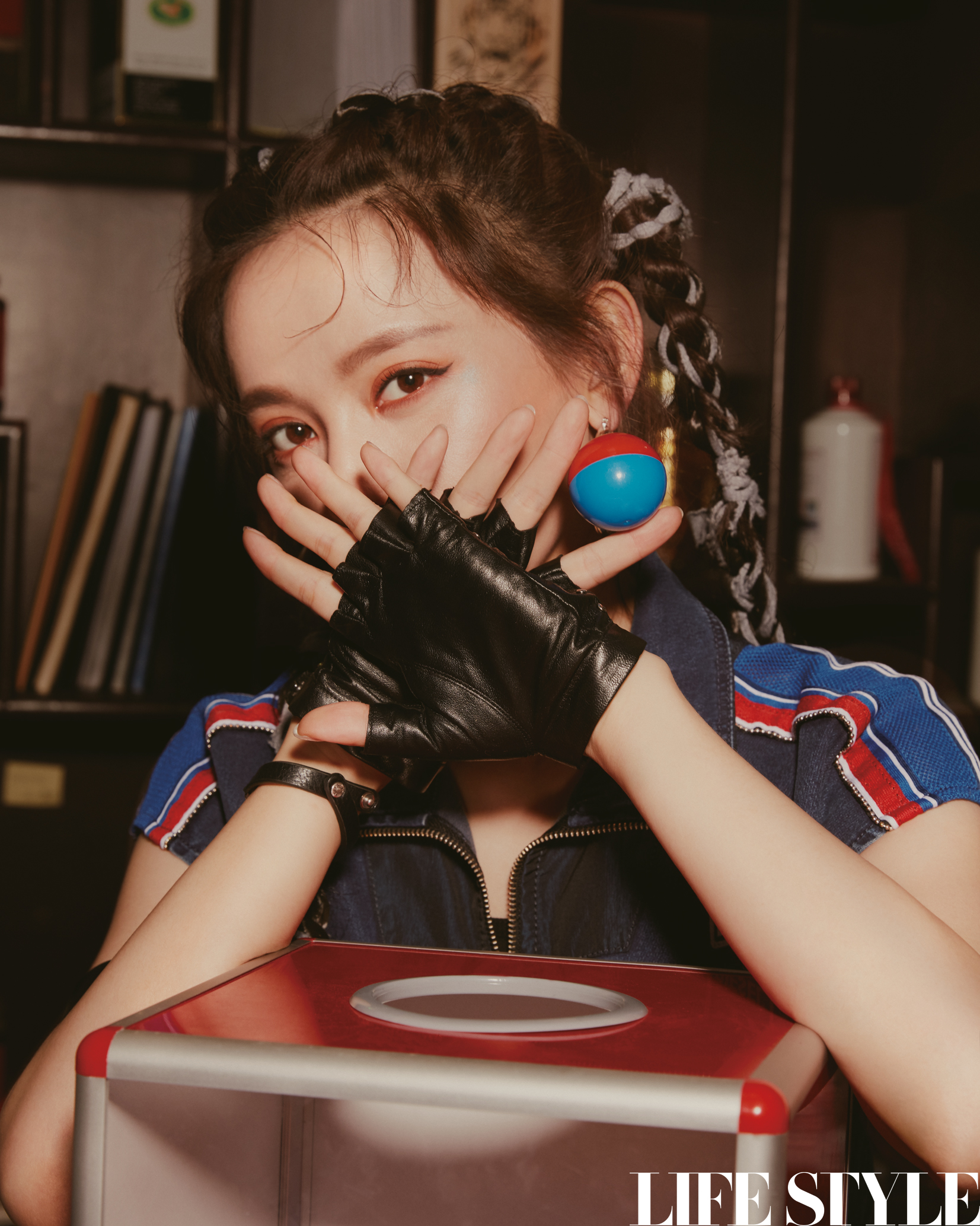 施诗"酷女孩"大片曝光 不被定义自有时尚态度