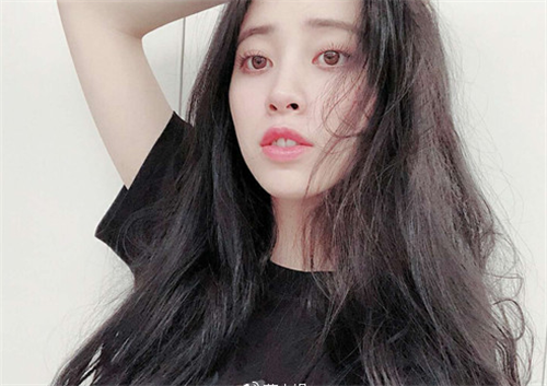 欧阳妮妮情商真的高吗?因欧阳娜娜一张照片被骂!