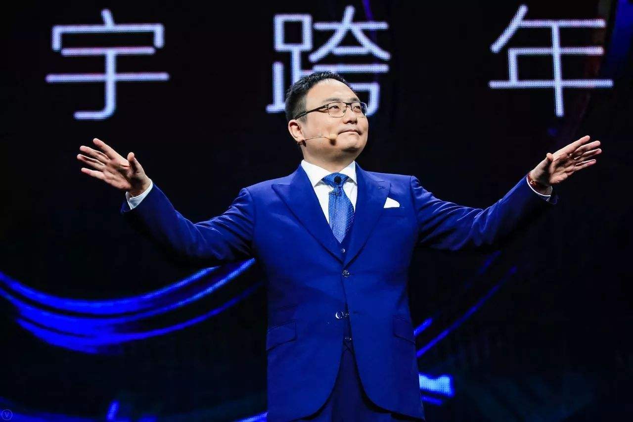 伊能静和罗振宇,没有区别