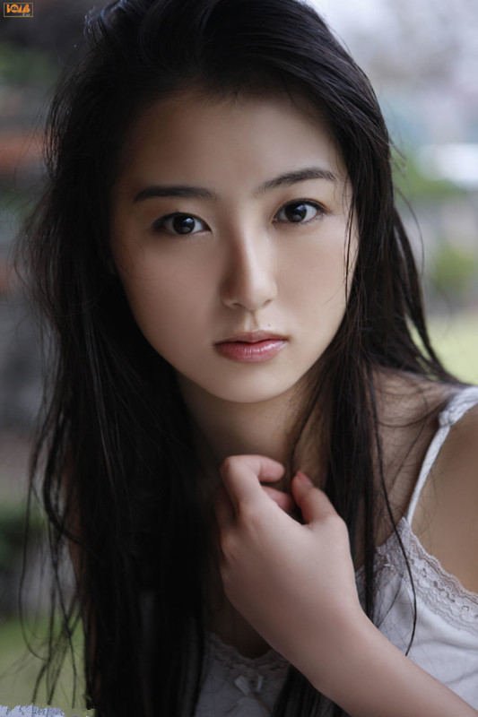 日本嫩模高田里穗制服写真,眉清目秀_新浪新闻