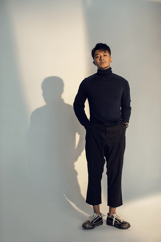 安琥极简时尚大片曝光 个性前卫尽显优雅格调