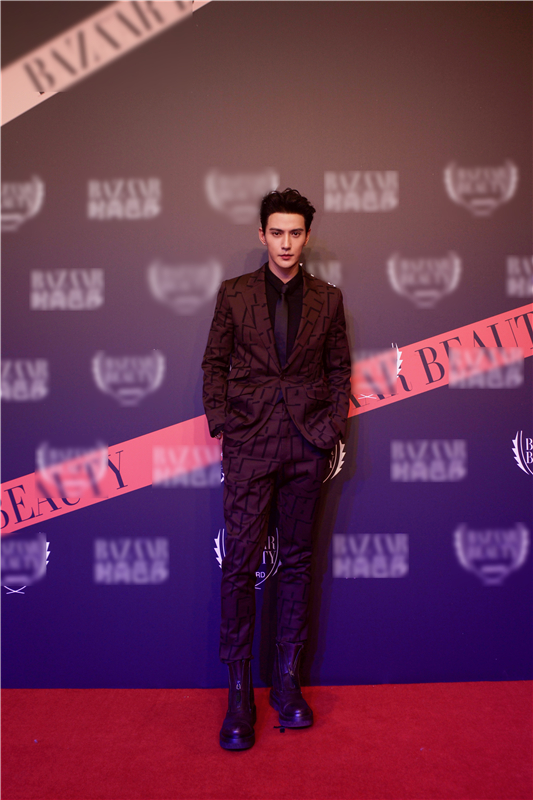 徐正溪 西装徐正溪 时尚盛典