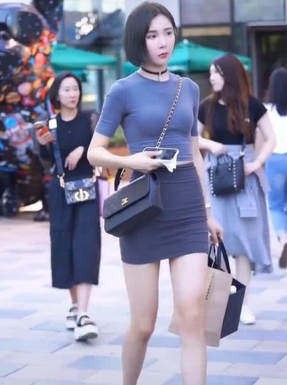 公主从小喝父皇的玉液 让瑶儿先吃点父皇的玉液 宫主从小含父皇的巨龙长大