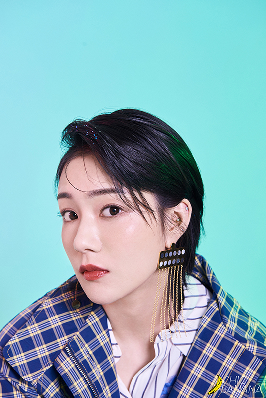 陈泇文最新写真曝光 风格百变展现多样魅力|黄金瞳|风格百变|吊带裙