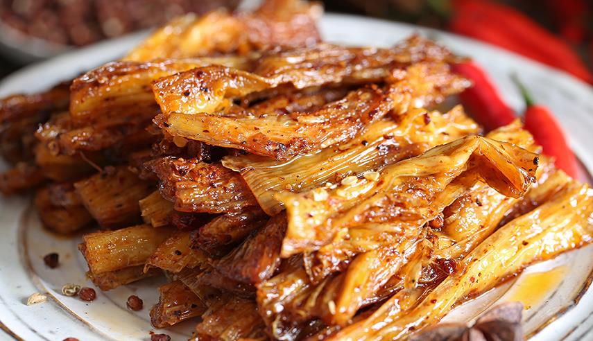 用腐竹在家做辣条,香辣入味有嚼劲,健康干净都看得见_高清图集_新浪网