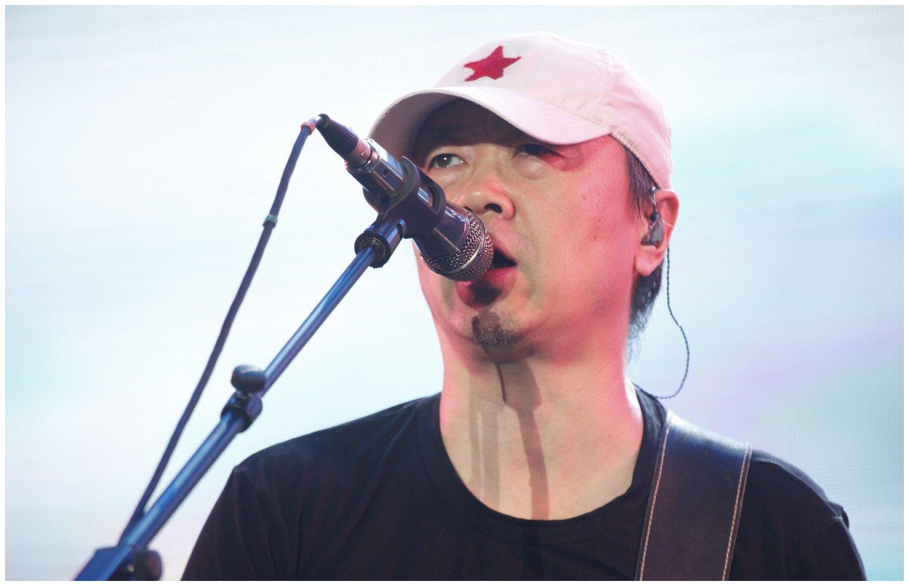 崔健近况,小29岁女友近照曝光,原来崔健的女友真漂亮