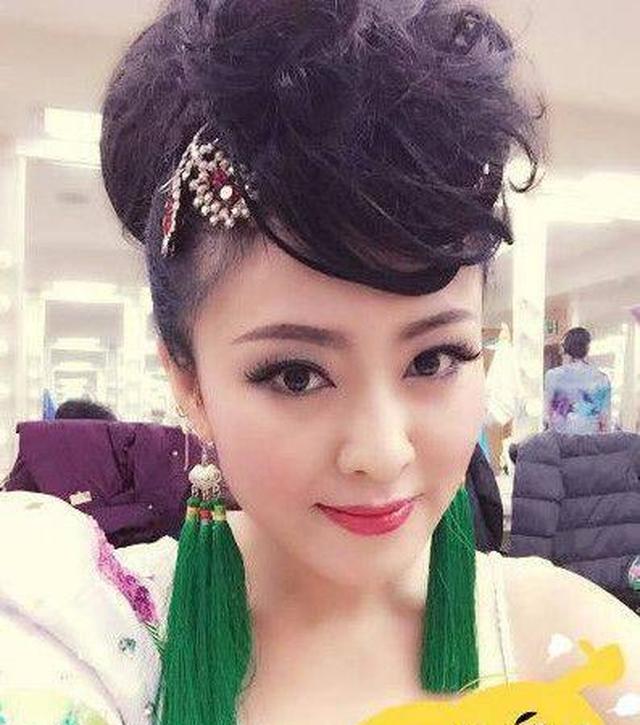 现实生活中的李大国,媳妇要比香秀漂亮,是赵本山最美徒弟!