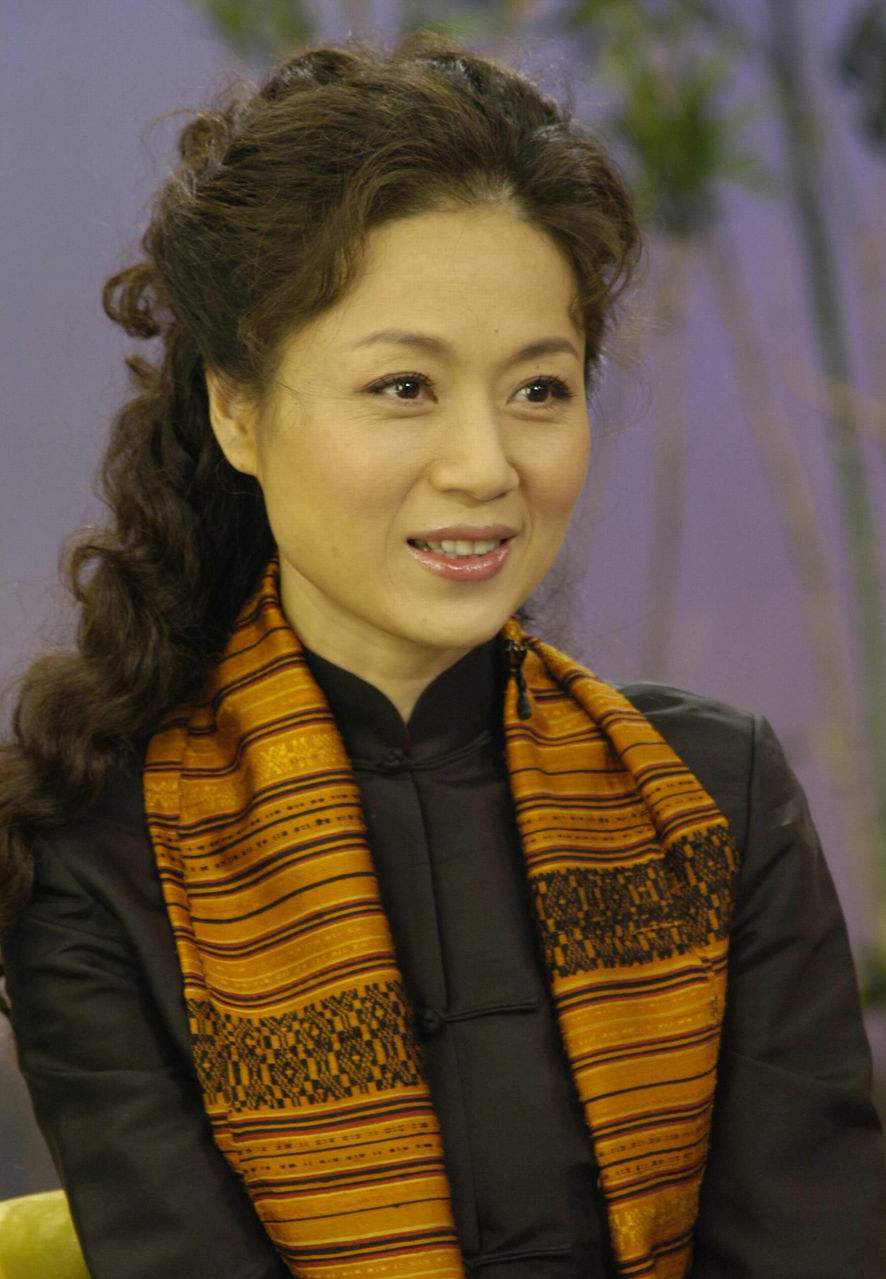 马兰为何嫁余秋雨有人说因为余秋雨的一本书其实是佳人遇才子