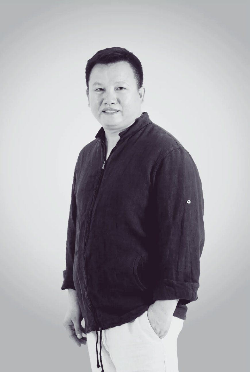 周毅,斋号濂溪草堂,大易堂,河南汝南人,现居北京.