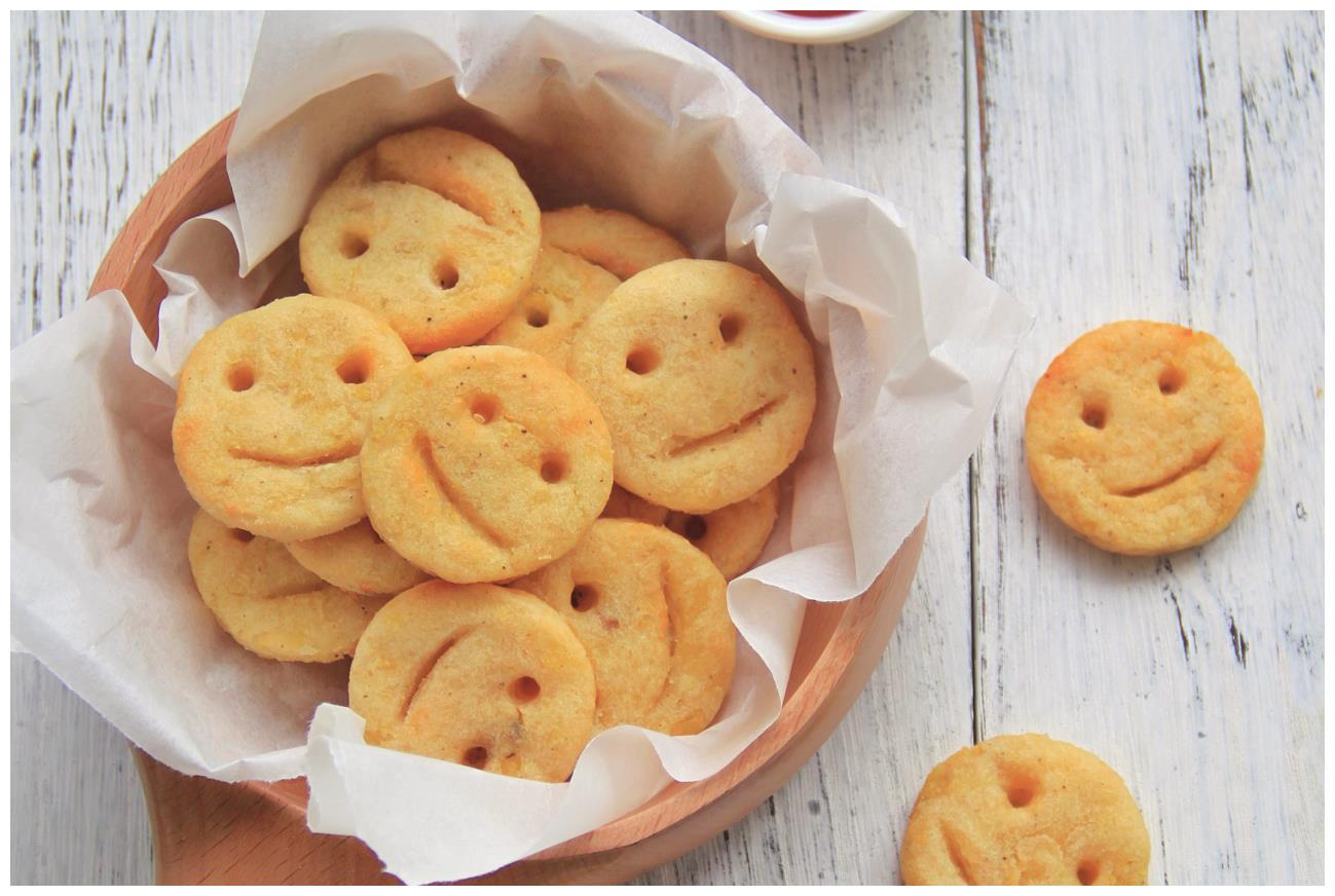 儿童节笑脸薯饼,不光小孩子爱吃,就连大人们见了心情也瞬间变好