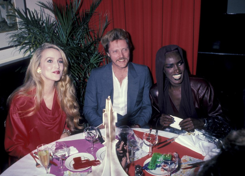 默多克183cm超模妻子瑞莉·霍尔年轻时好美,秒杀邓文迪