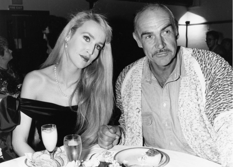 默多克183cm超模妻子瑞莉·霍尔年轻时好美,秒杀邓文迪