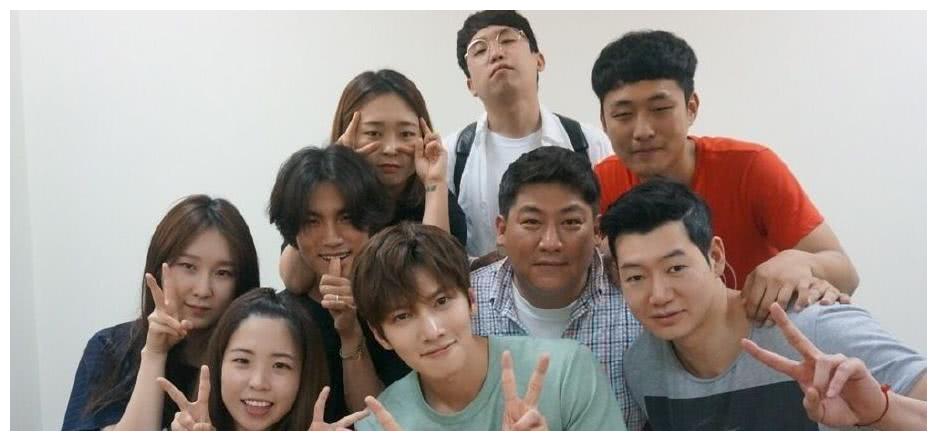 《旋风少女2》搞怪幕后:池昌旭亲百草,工作人员"王的藐视"!