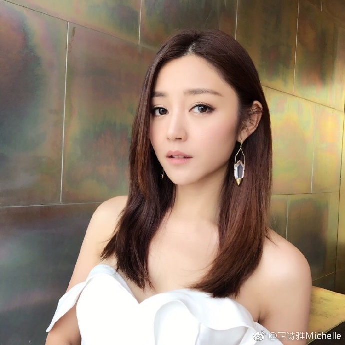 香港美女艺人卫诗雅迷人写真美照欣赏