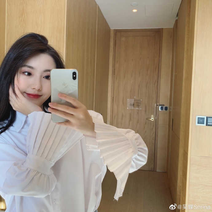 网红美女模特吴蝶迷人写真美照