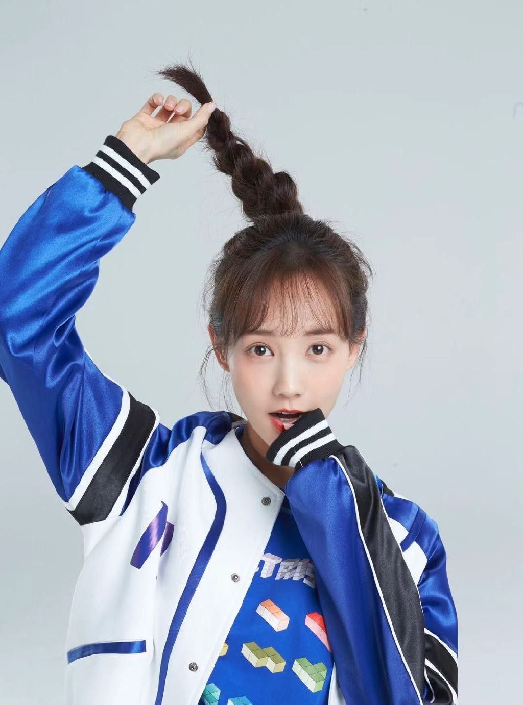 李一桐 运动装搭配灵动俏皮马尾,浪漫气息与少女心的完美结合_高清