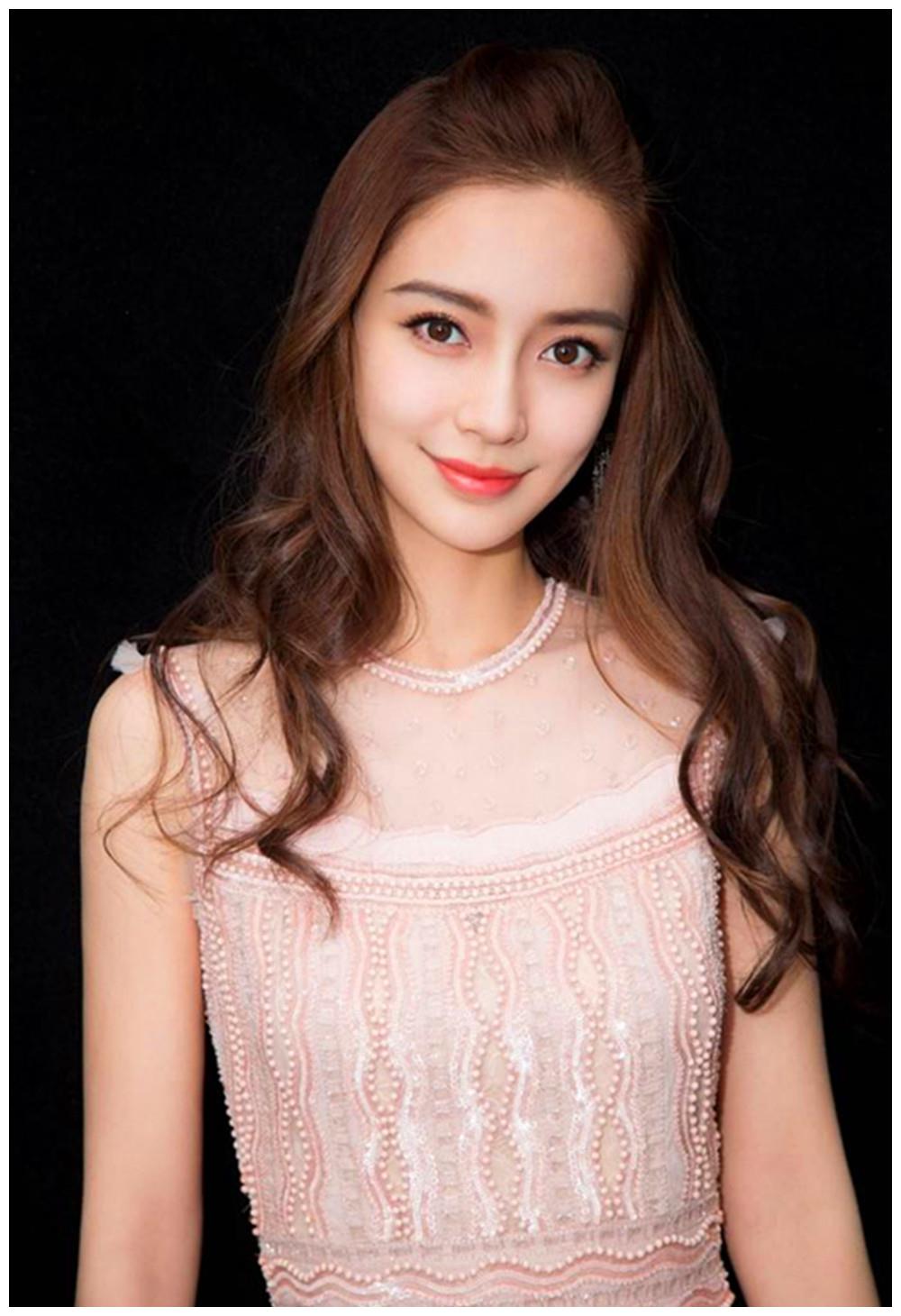 大红大紫时意外怀孕,孩子生父至今是迷,今儿子10岁已经成男神