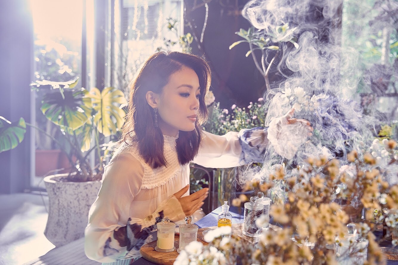 容祖儿《刚好》mv变森系女声 携手《独照》音乐人重启经典魔力