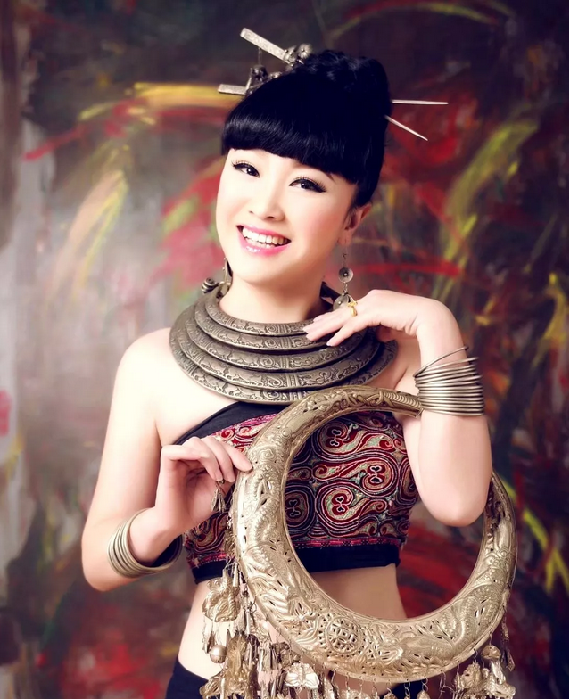 孙兰兰一首《西山恋歌》:父亲酿的酒 便是苗乡侗寨的思恋