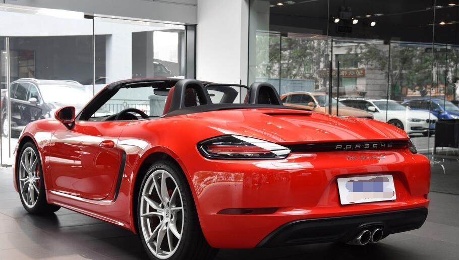 保时捷双门跑车54.5万起,百公里加速4.1秒,颜值不输奥迪r8