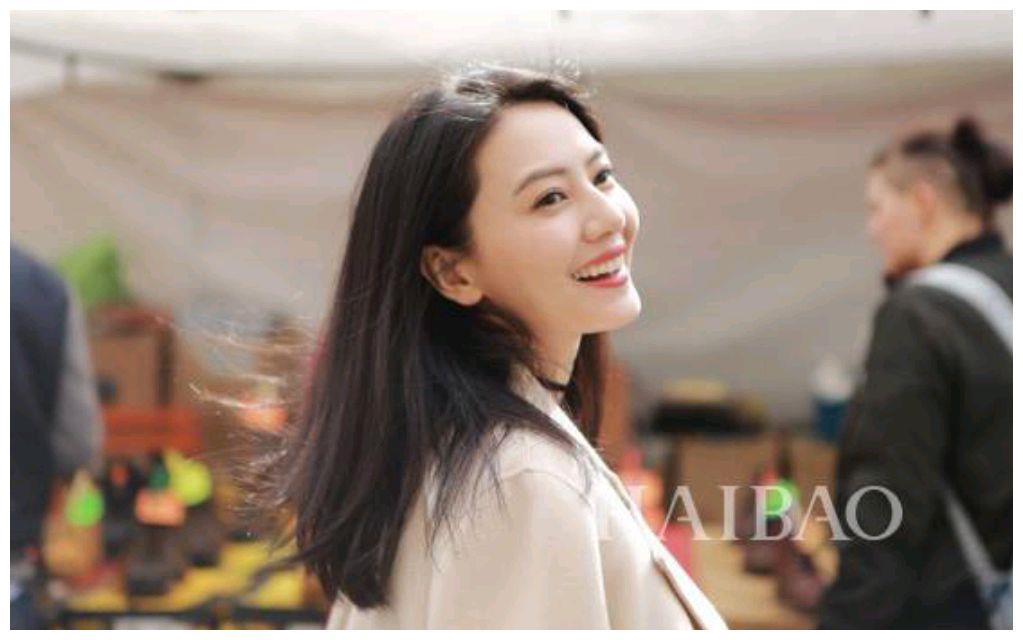 优雅矜持女神高圆圆身材曼妙肤白貌美大长腿气质出众微笑甜美
