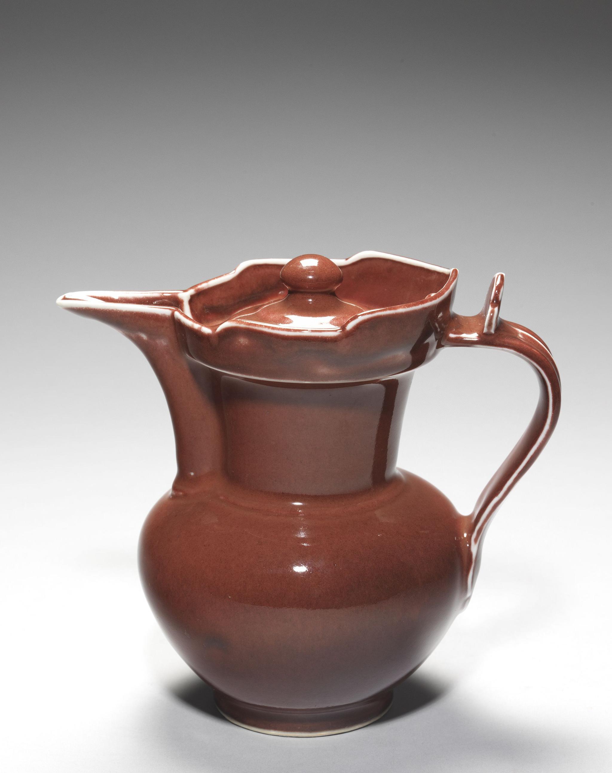 明代精品瓷器台北故宫博物院之青花人物扁壶宝石红僧帽壶