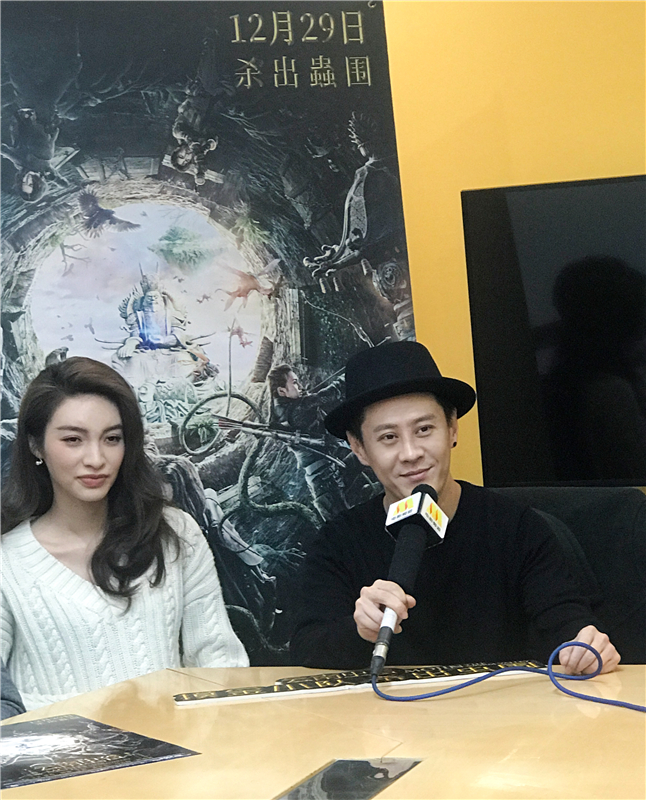 马浴柯突袭新浪大楼大金牙圣诞送祝福圈粉满满