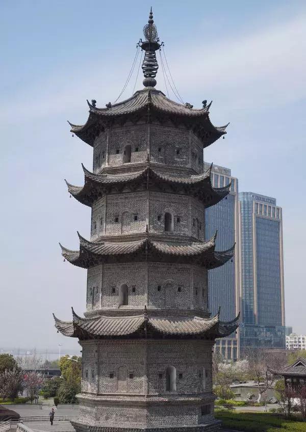 一座城市的记忆:芜湖中江塔和赭塔