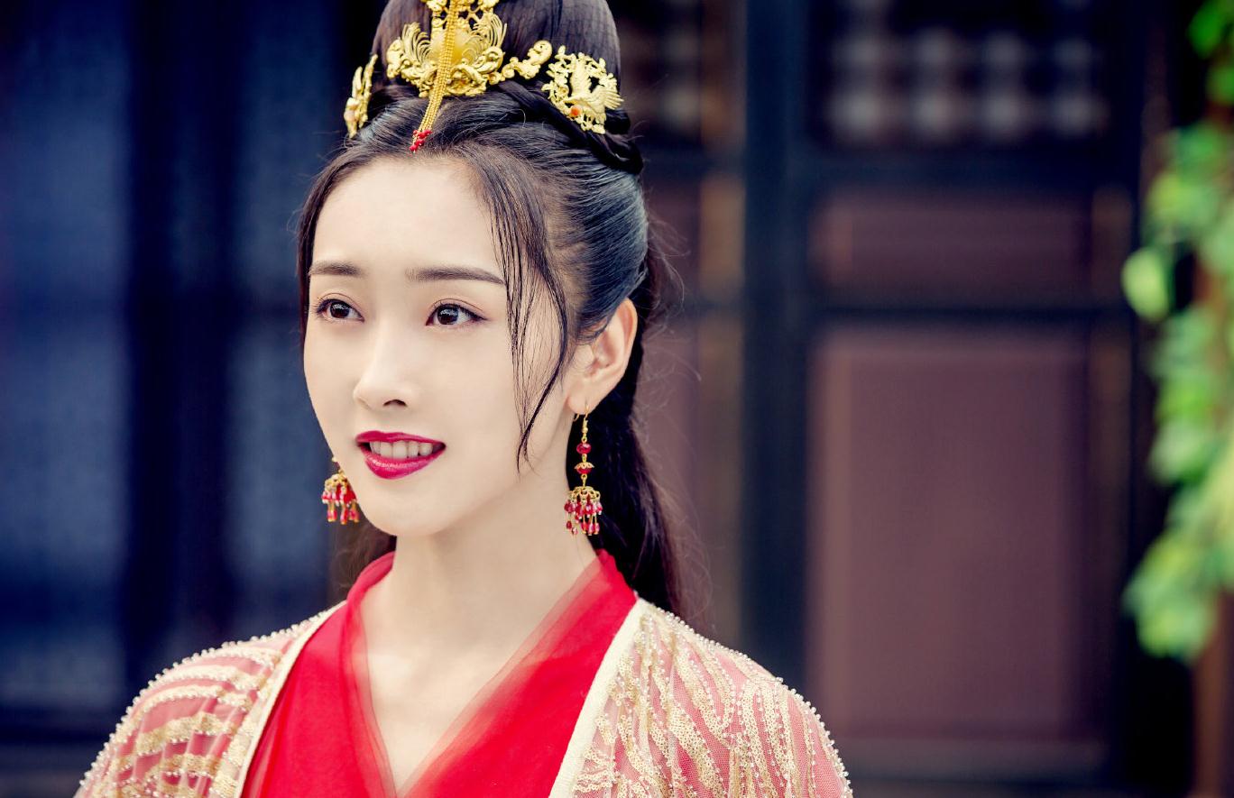 师姐宣璐和国风是真爱穿刺绣披肩裙现身陈情令女孩不简单