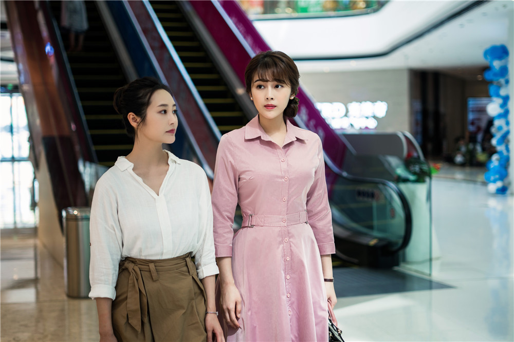 《空降利刃》热播 刘筠燃饰演"第一军嫂"