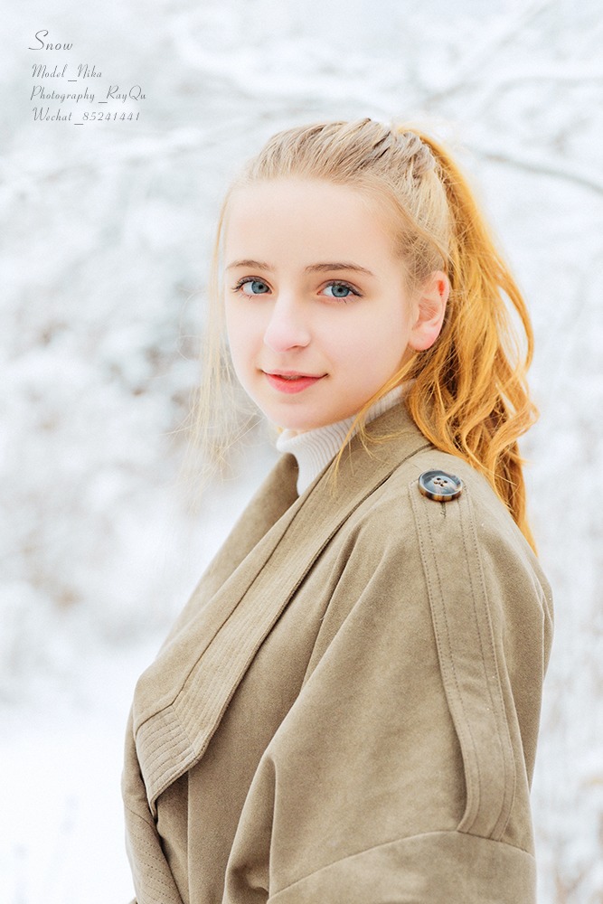 金发碧眼俄罗斯美女冰雪写真